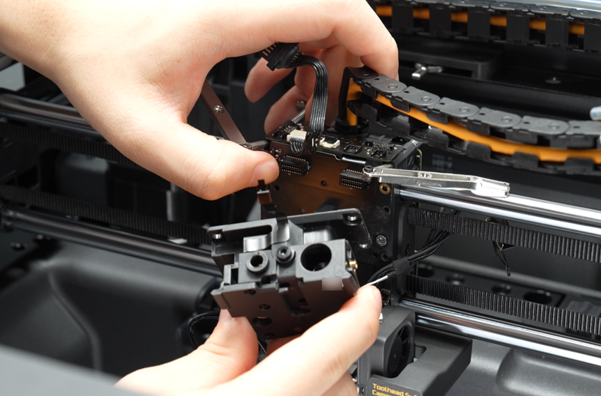 019_011_remove_extruder_cover.png