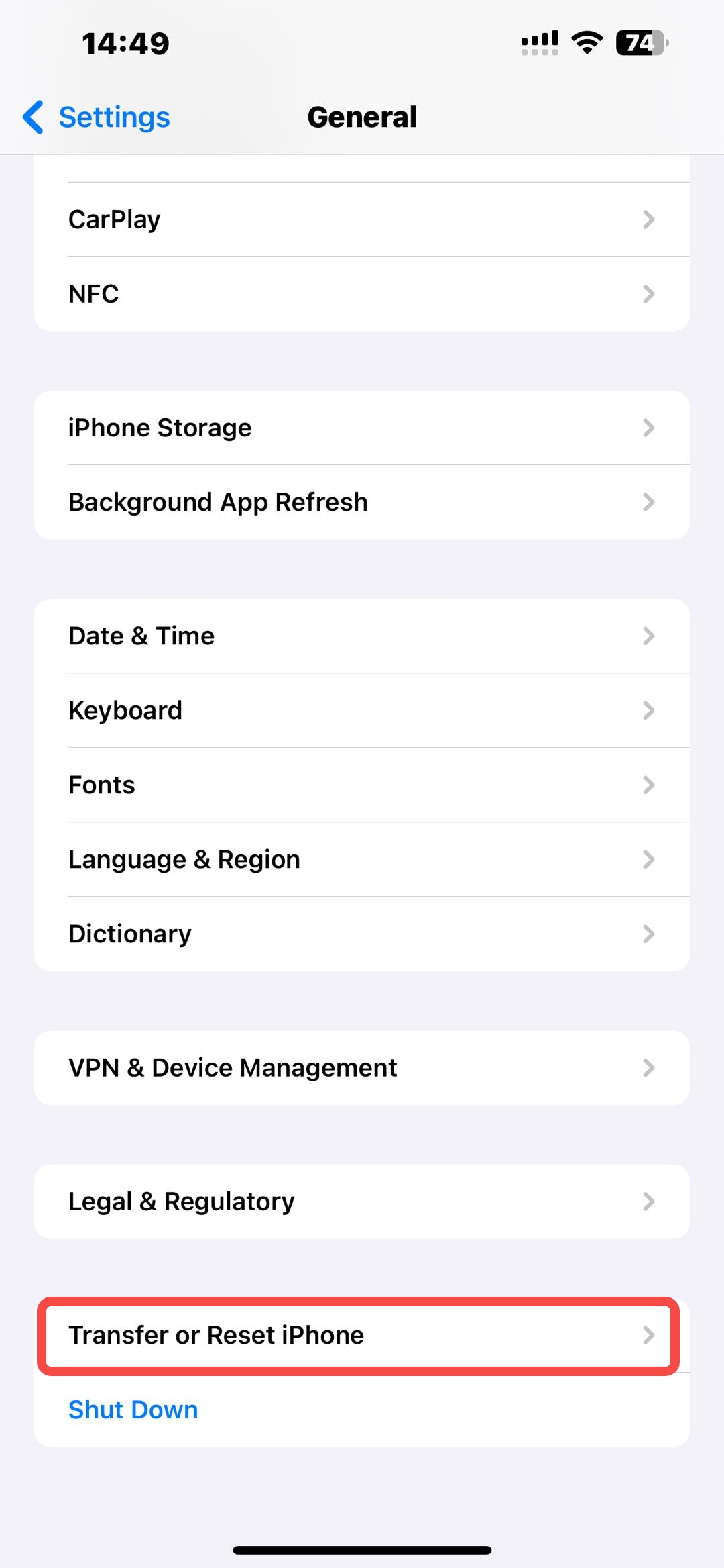 เข้าเมนู General แล้วเลือก Transfer or Reset iPhone