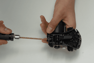 11_pry_open_upper_lower_housings.gif