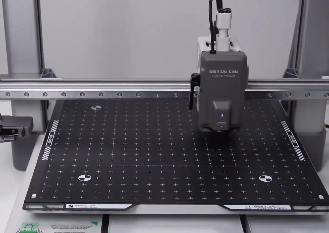 Cutting Module ตรวจจุดบน Cutting Platform ระหว่าง Calibration