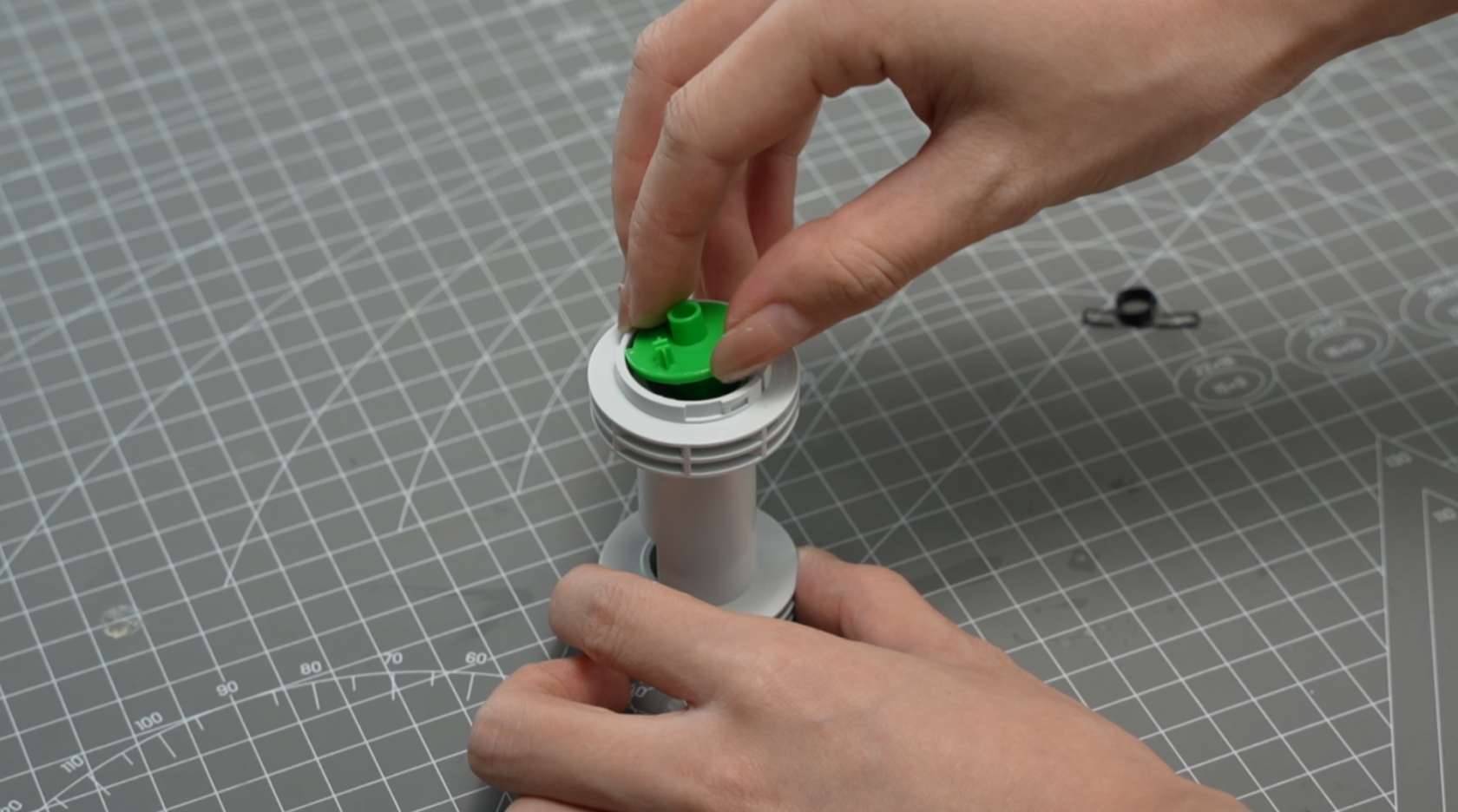 015_remove_spring_assembly_2.png