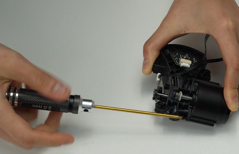 02_remove_motor_screws.jpg