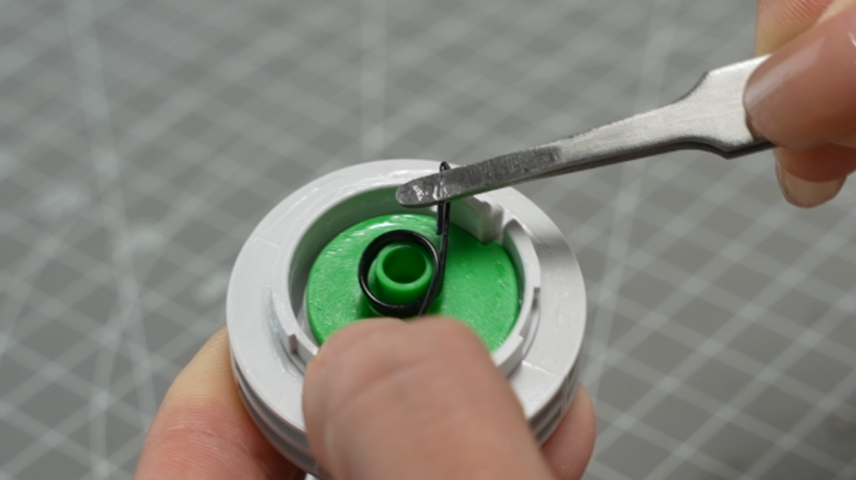 023_tension_spring_into_top_clip.png