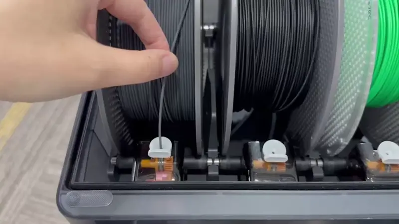 30_insert_filament_h2d.png