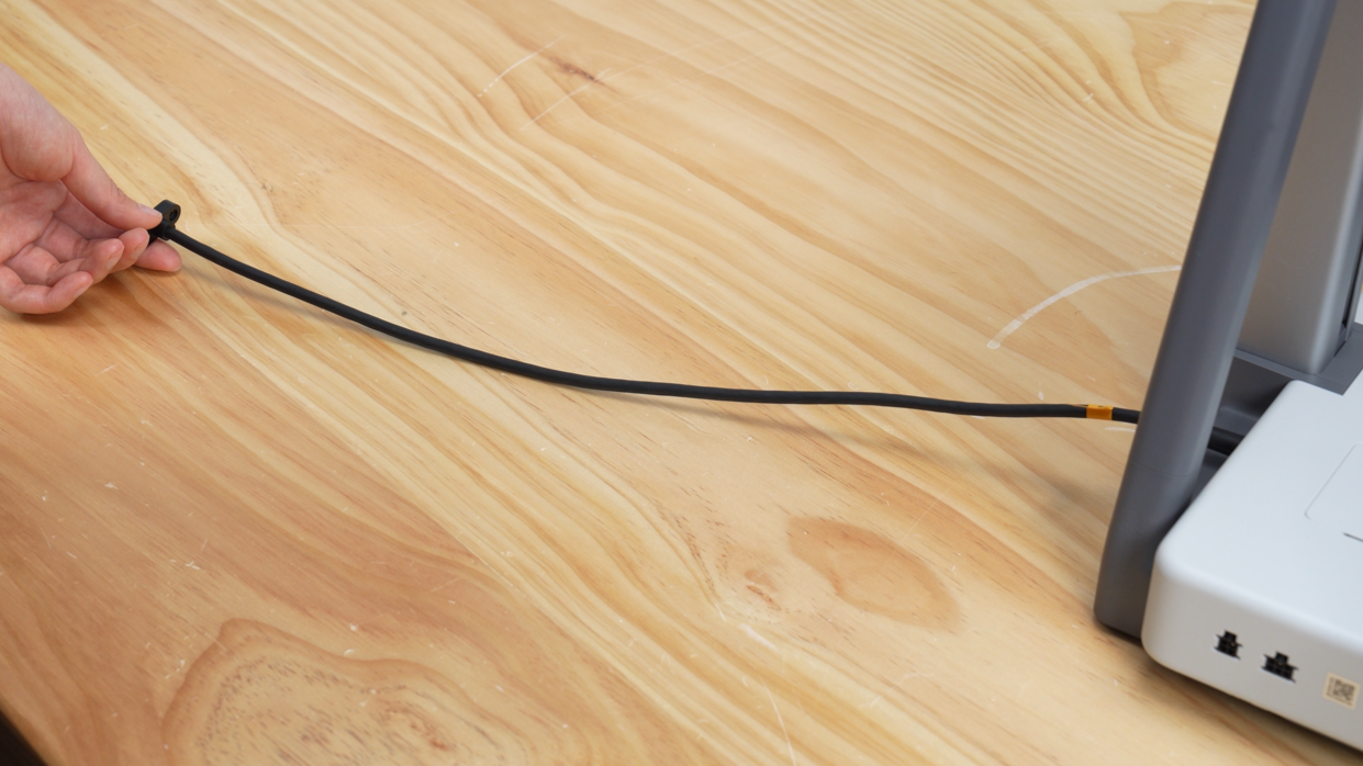 จัด Integrated Cable ให้ตรง ไม่บิดหรือพับ